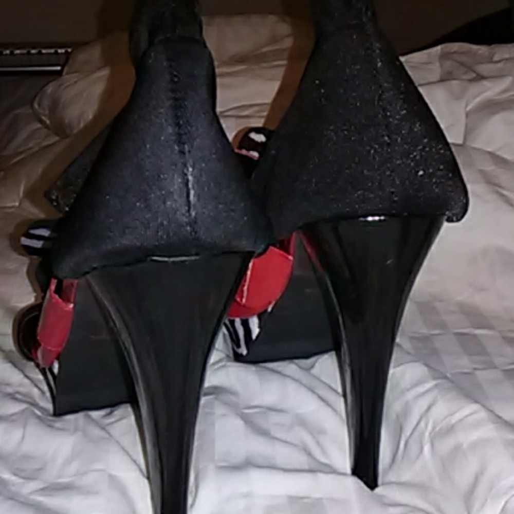 Pumps - Picture 4 of 7